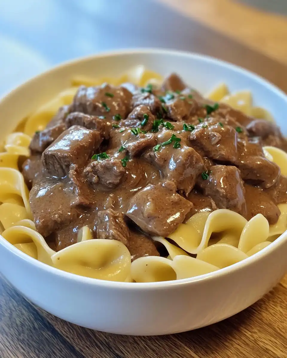 Slow cooker beef and gravy cooking process with steam and sealed lid